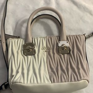 Guess Cream/Mauve Shoulder/Crossbody Handbag. Used, good condition.